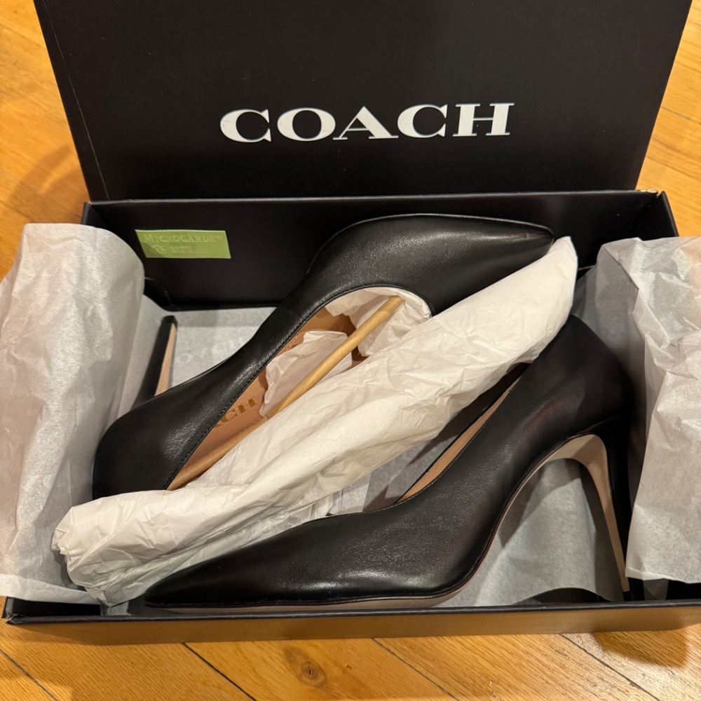 Coach Skyler Pump (never worn, black, size 10) - Picture 4 of 4